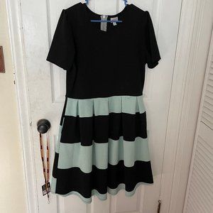 LulaRoe Amelia dress with pockets. Black & Teal stripe. Size XL. Like New.